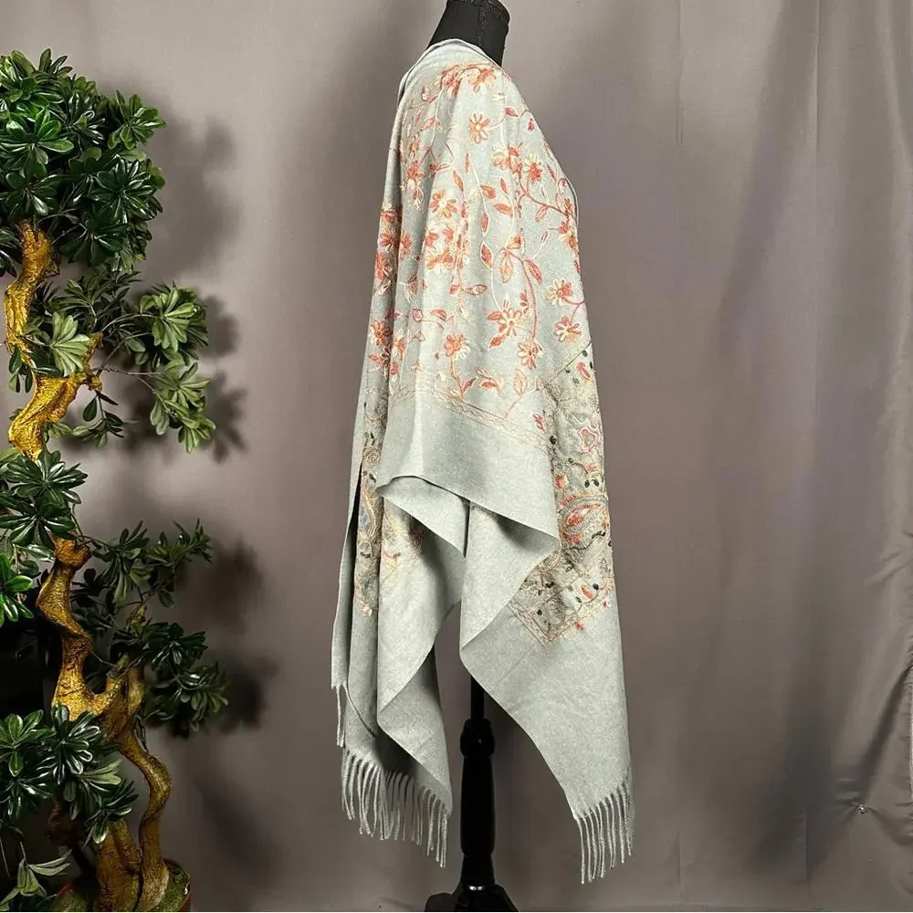 100% Cashmere embroidered floral scarf wrap ruana - Picture 9 of 10